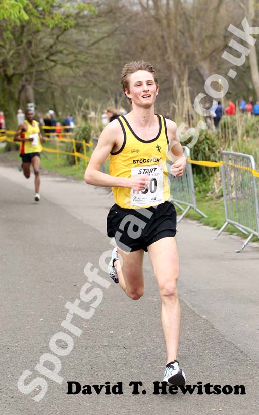 Jack Martin (Stockport Harriers) in the Northern 12 Stage Relay.